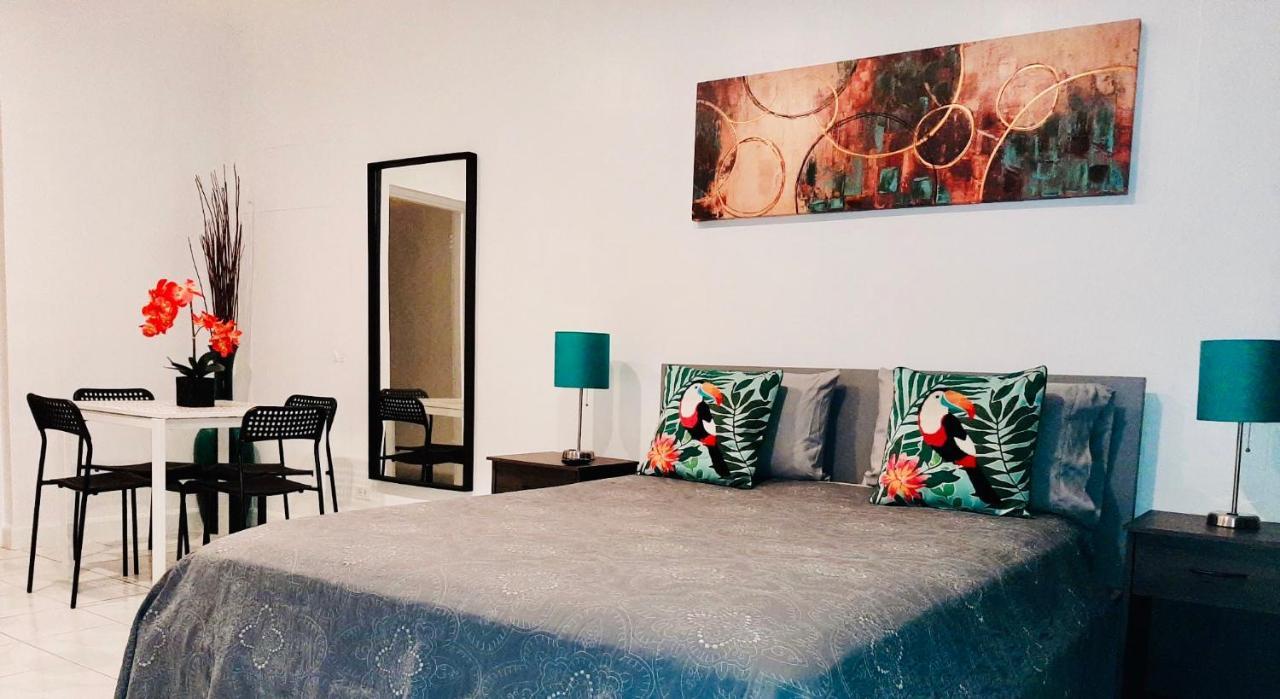 ハランデール・ビーチHallandale Studio With Poolアパートメント エクステリア 写真