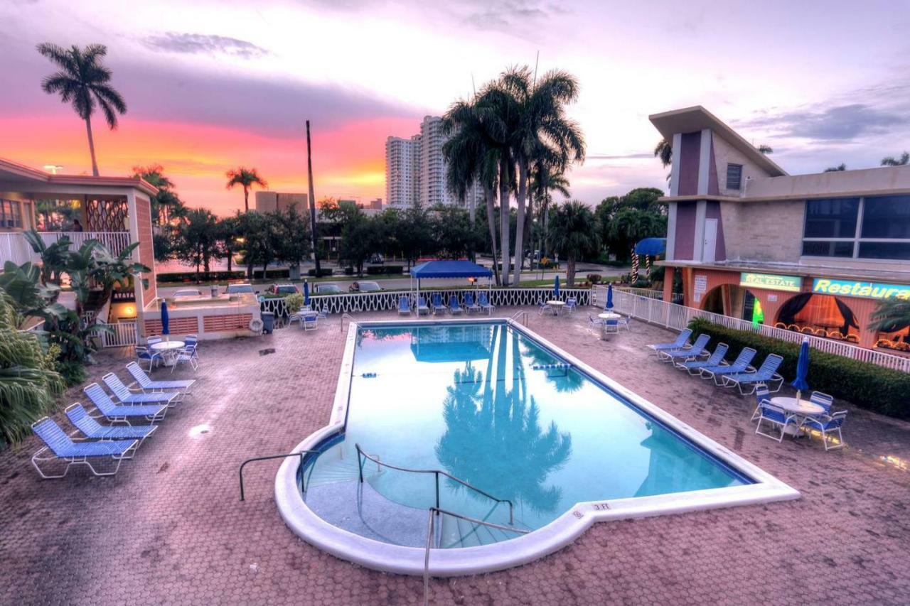 ハランデール・ビーチHallandale Studio With Poolアパートメント エクステリア 写真